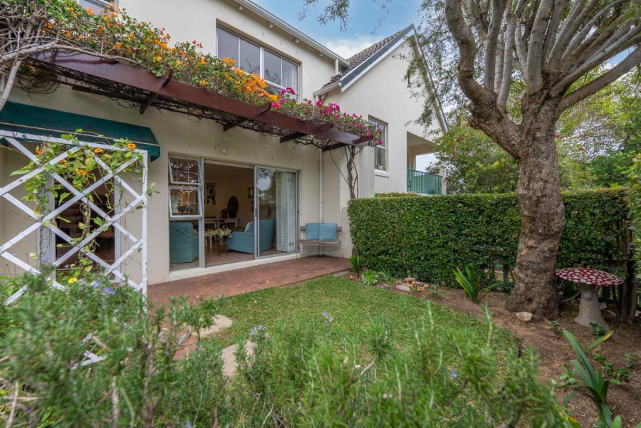 3 Bedroom Property for Sale in Vredehoek Western Cape